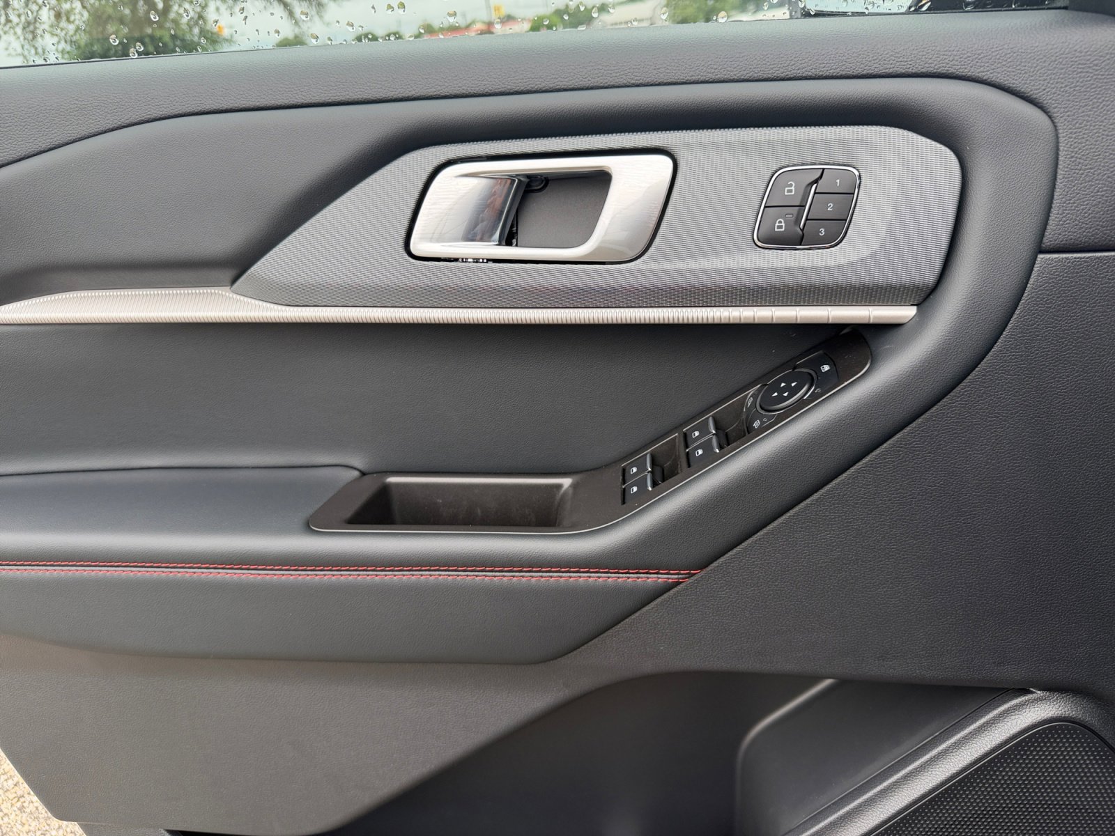 New 2026 Agate Black Metallic Ford ST-Line image 17