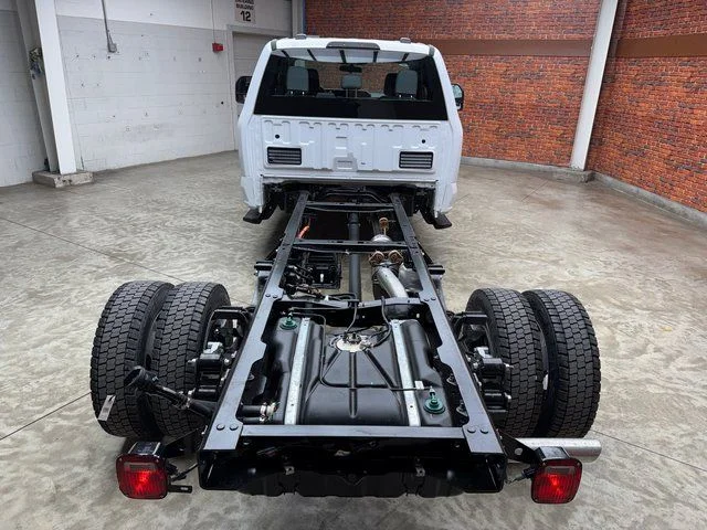 New 2026 Oxford White Ford F-450® XL image 26