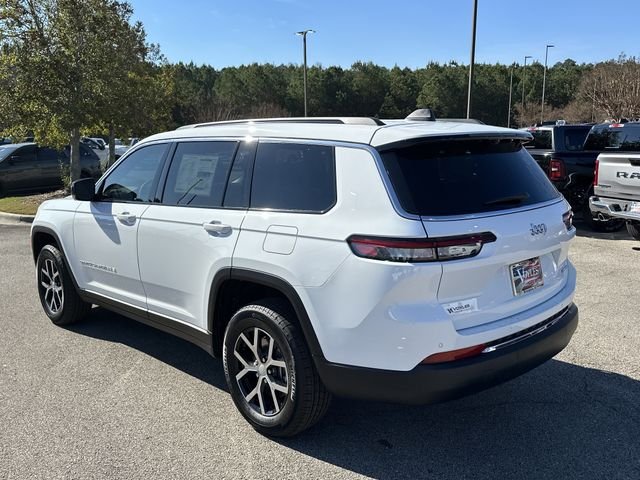 New 2025 White Jeep Limited image 5