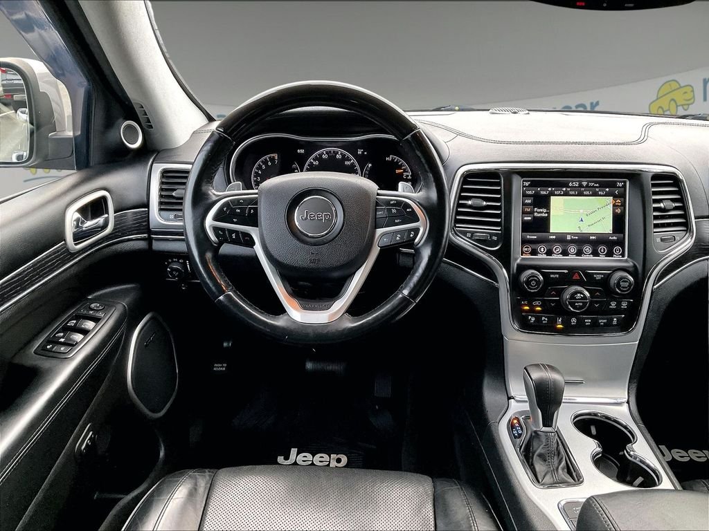 Used 2018 Billet Silver Metallic Clearcoat Jeep Summit image 17