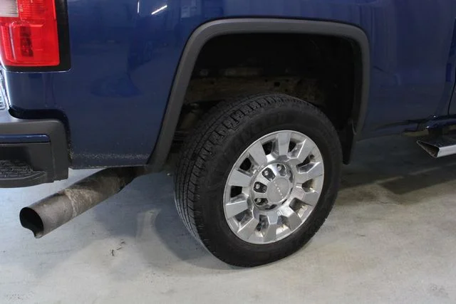 Used 2015 Blue GMC Denali image 26