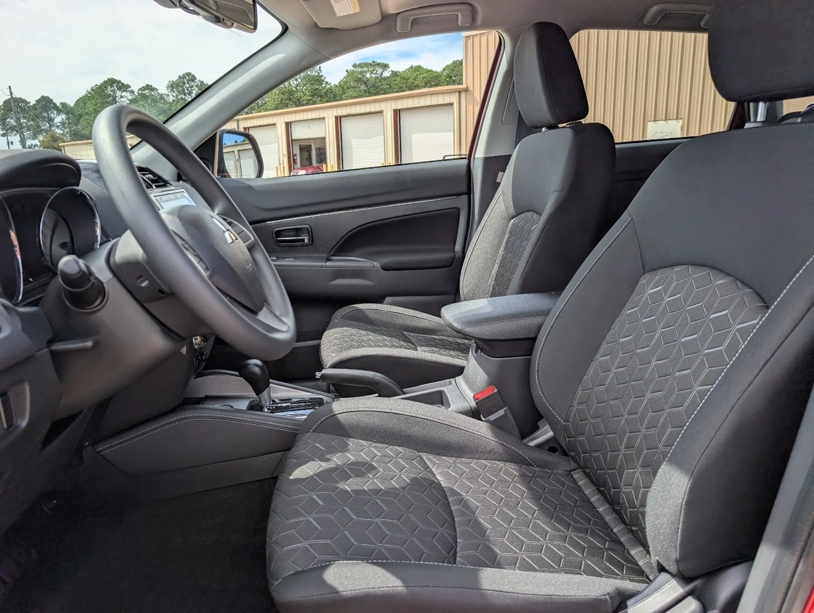 New 2027  Mitsubishi 2.0 ES image 13