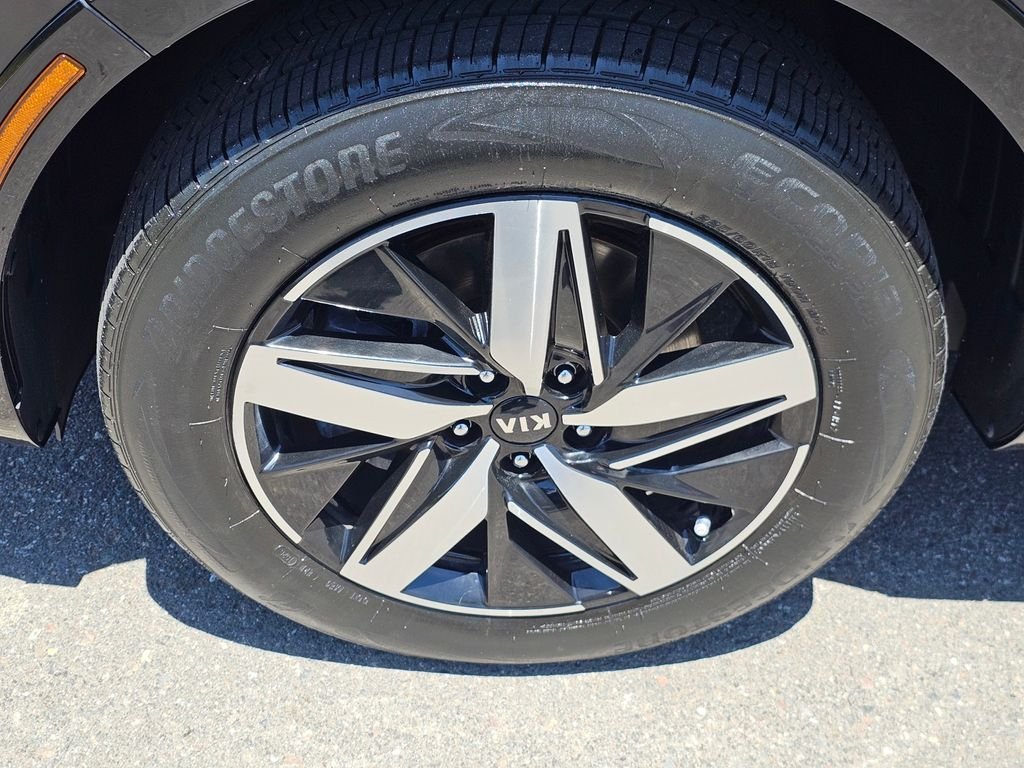 Used 2021 Black Kia S image 9