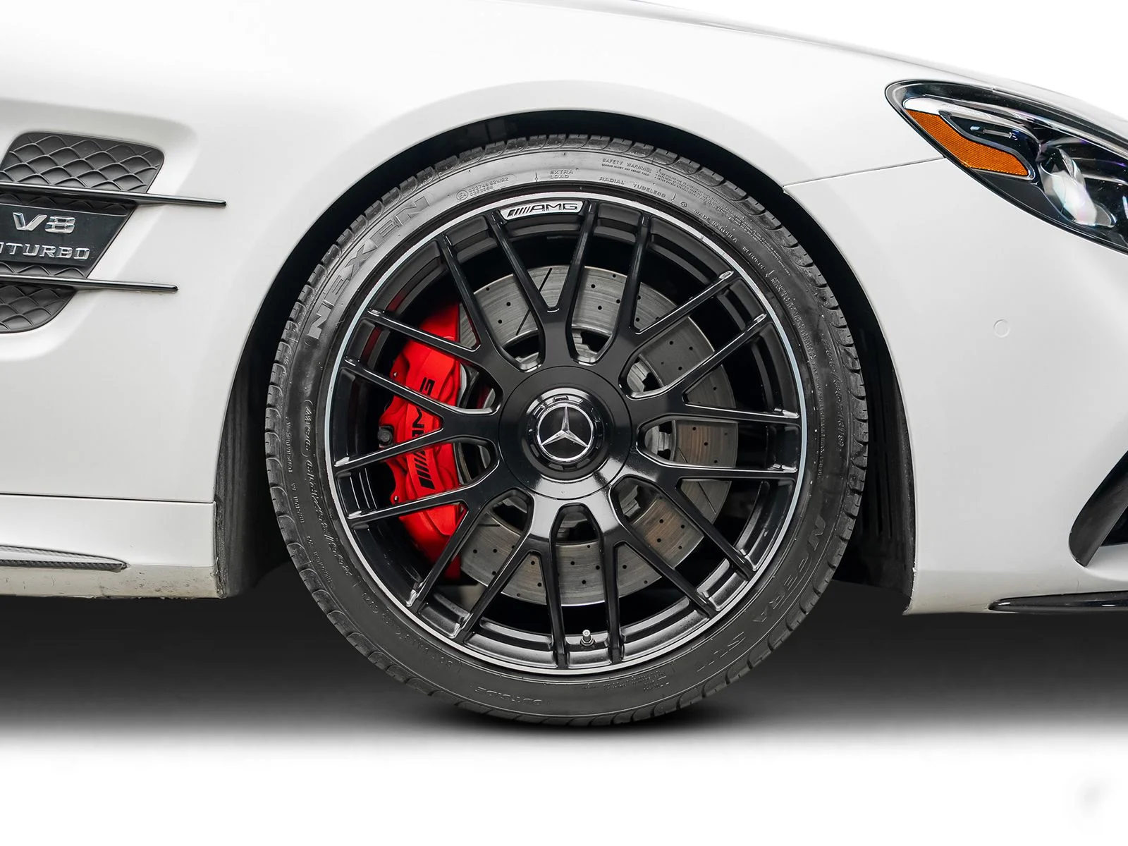 Used 2017 White Mercedes-Benz SL 63 AMG® image 36
