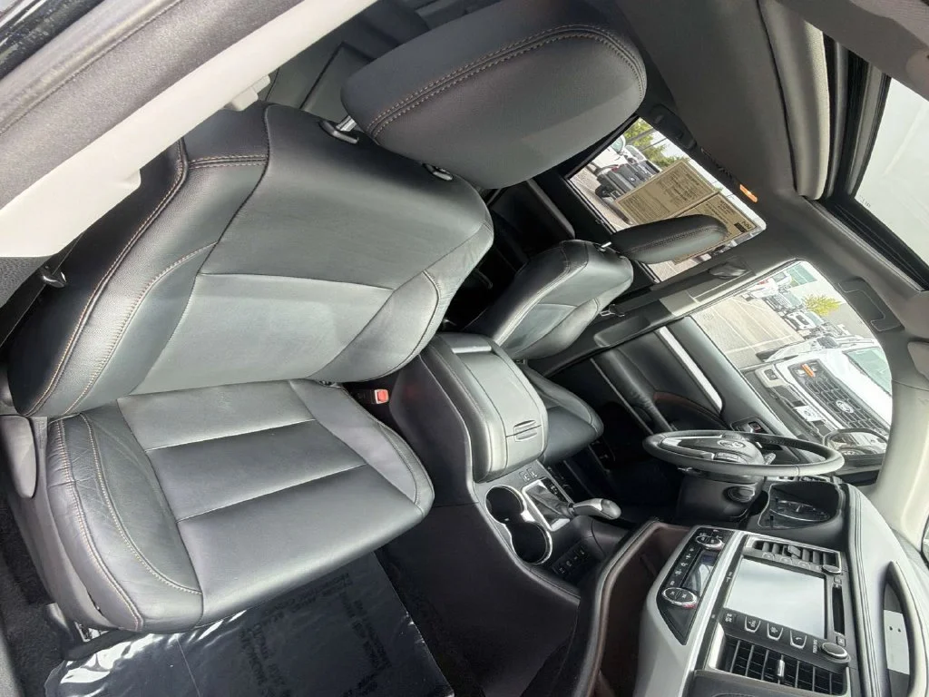 Used 2015 Black Toyota XLE V6 image 30
