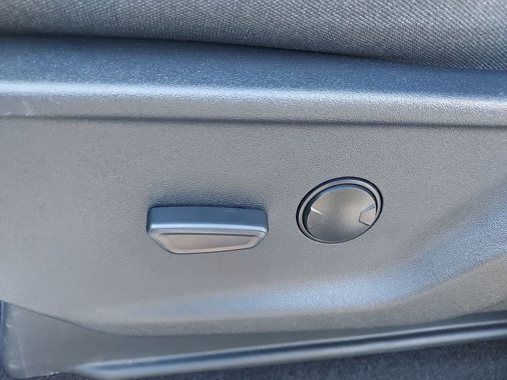 Used 2025 White Ford XLT image 18