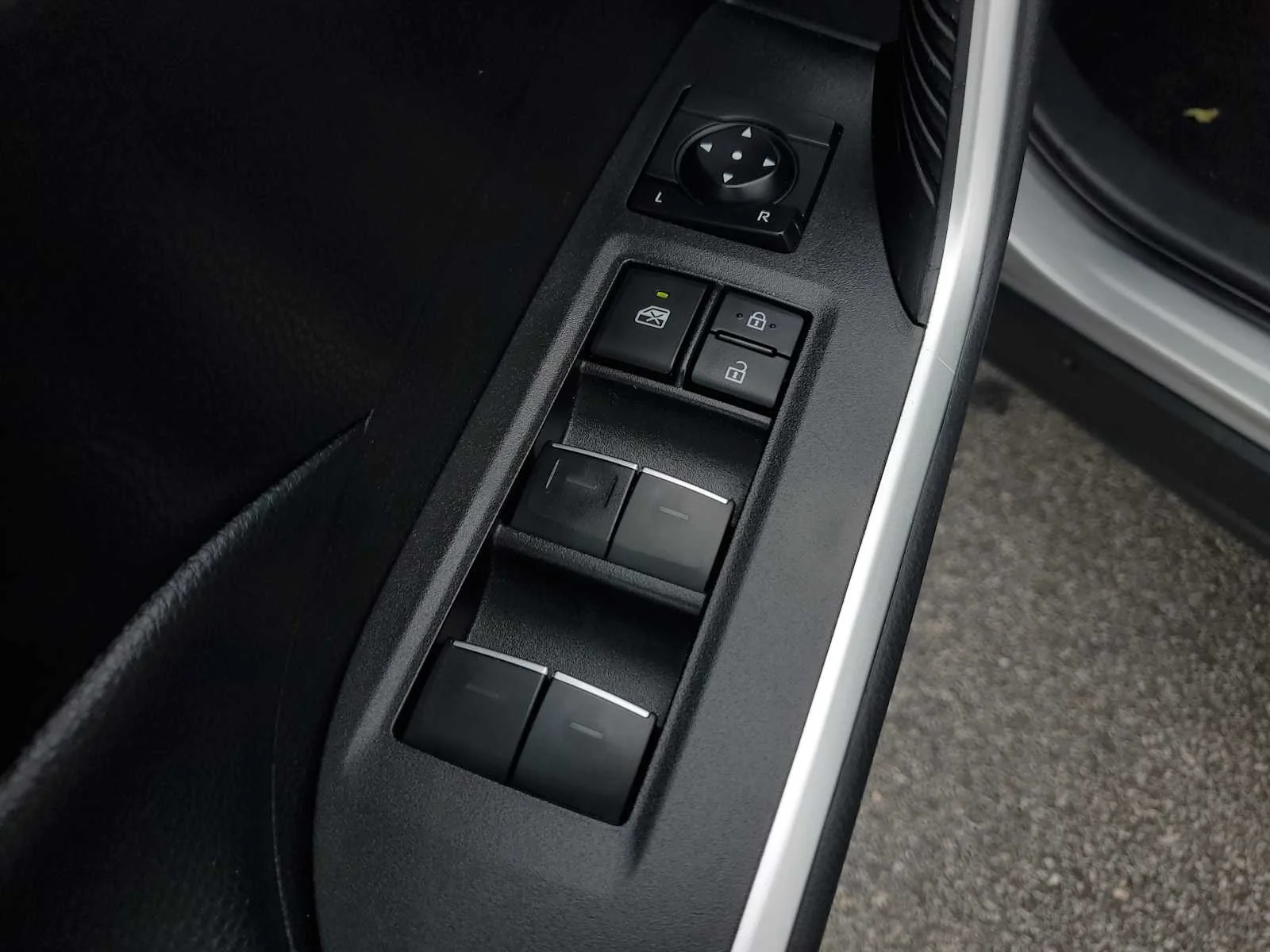 Used 2024 Silver Sky Metallic Toyota XLE image 18