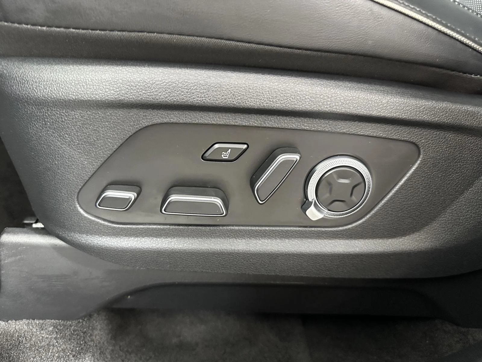 Used 2024 Steel Graphite Hyundai Calligraphy image 28