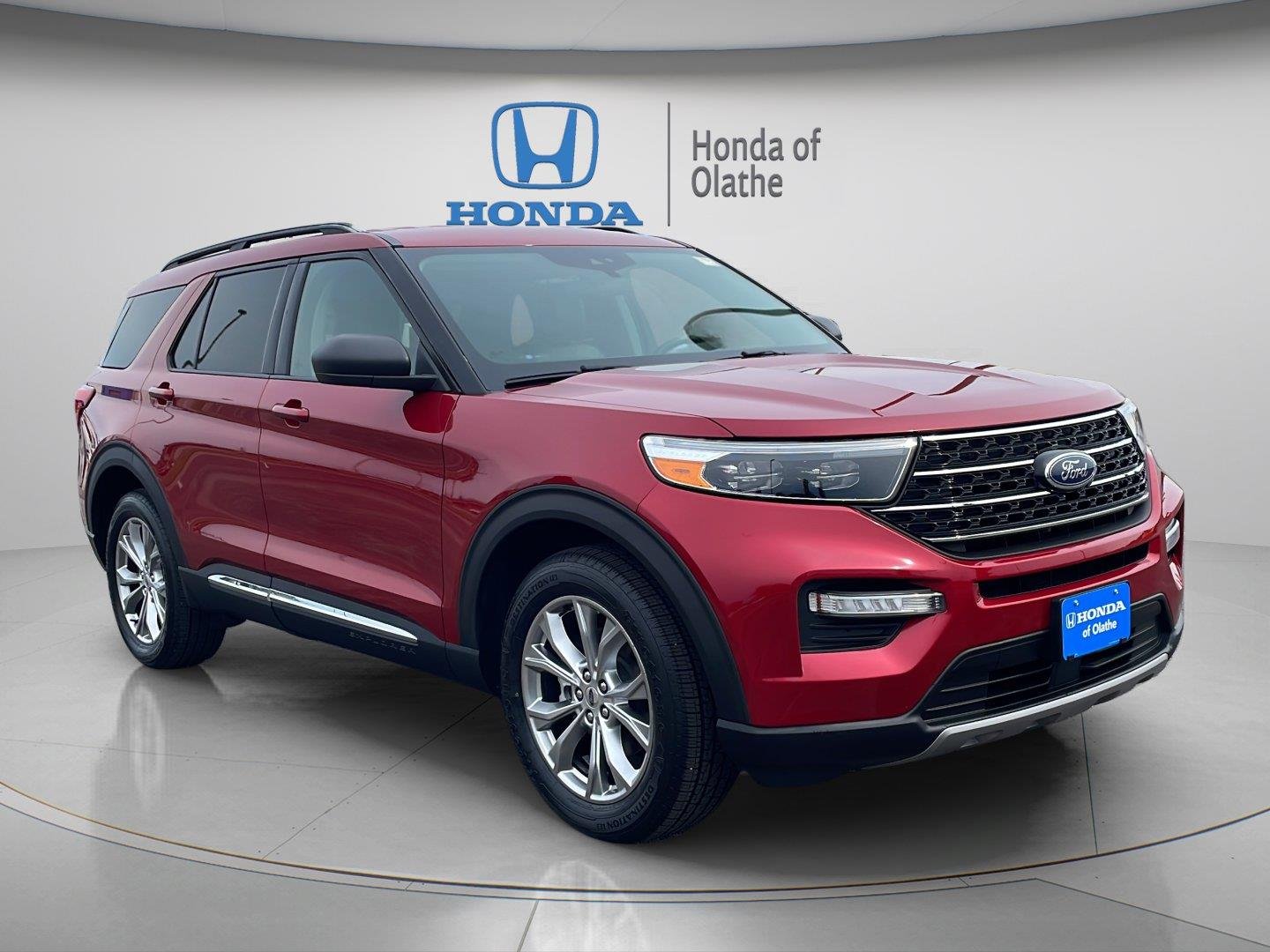 Used 2021 Rapid Red Metallic Tinted Clearcoat Ford XLT image 1
