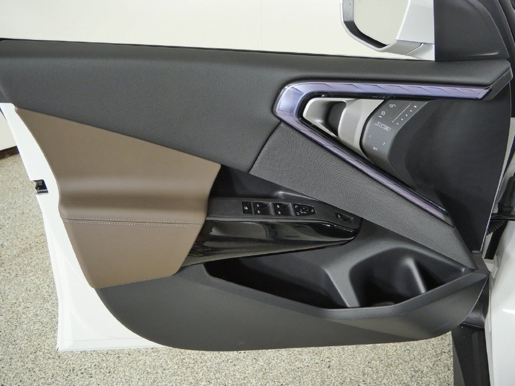 New 2026 Mineral White Metallic BMW 30 xDrive image 32