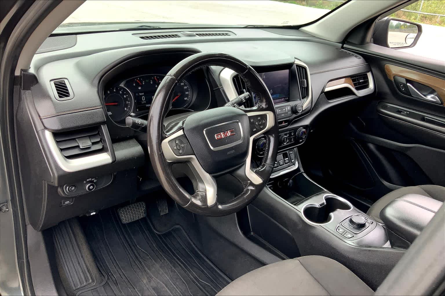 Used 2018 Graphite Gray Metallic GMC SLE image 17