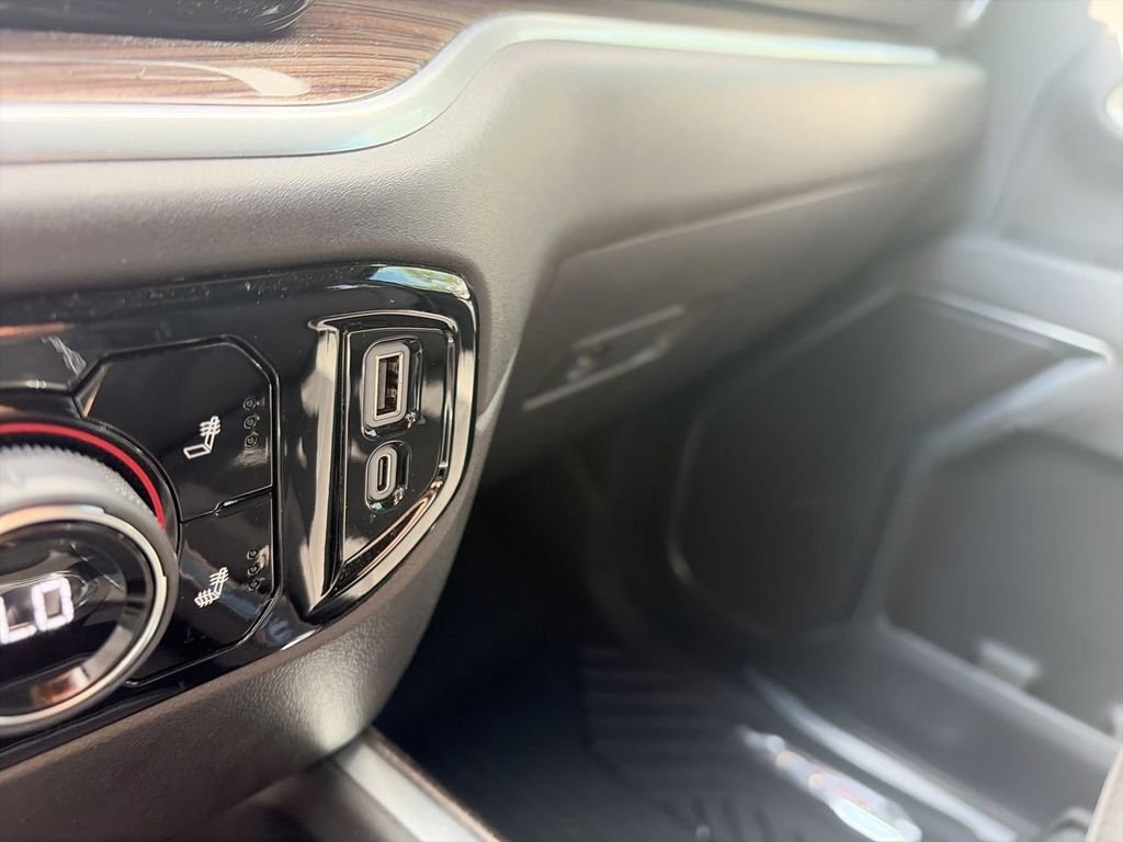Used 2025 White Chevrolet LT image 20
