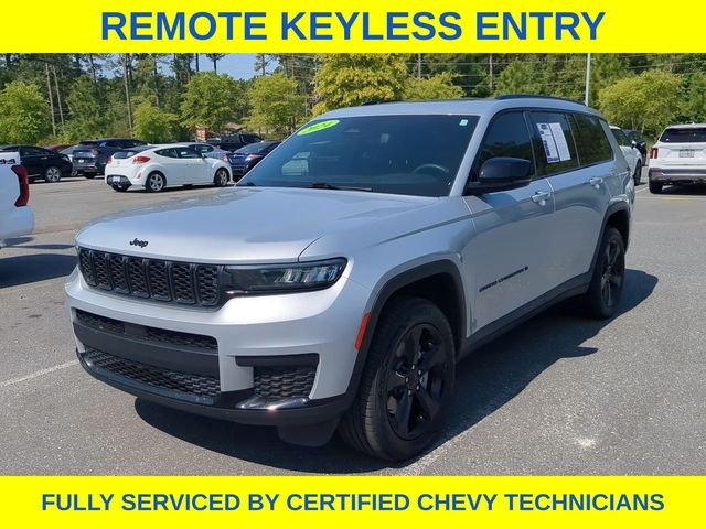Used 2024 Silver Jeep Altitude X image 11