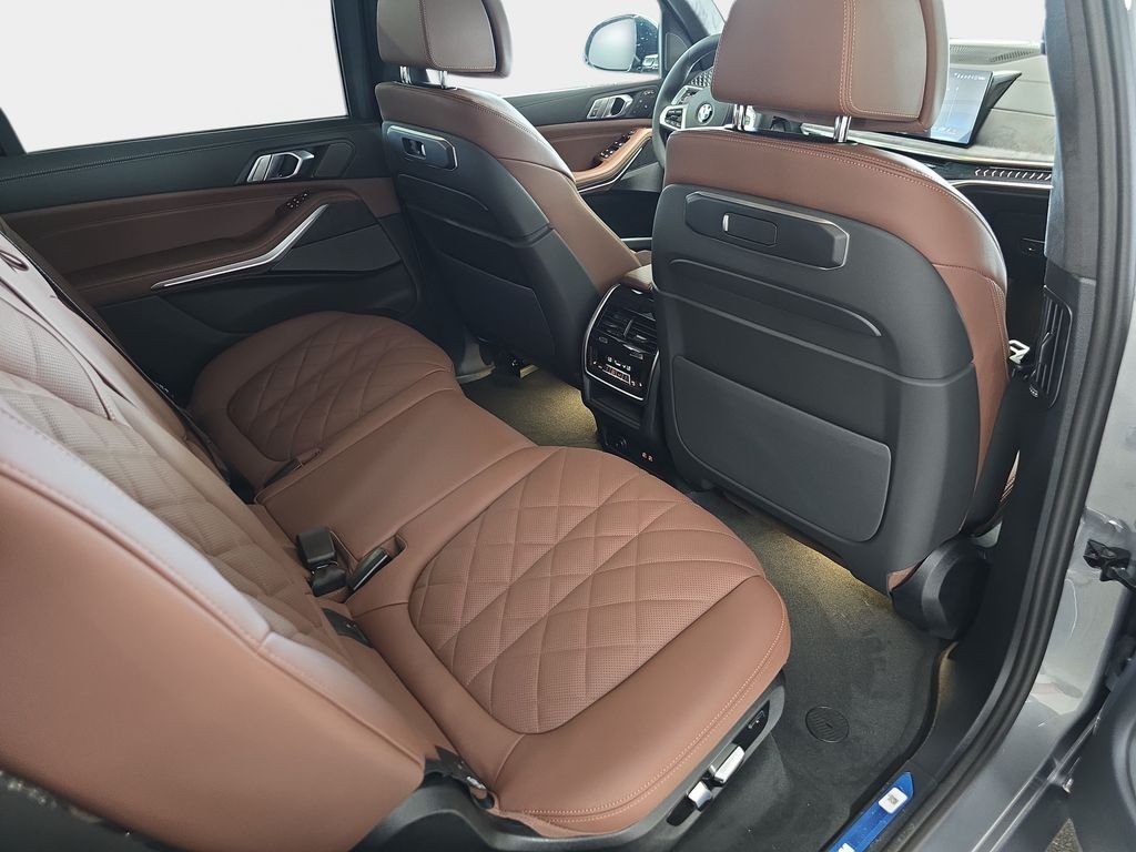 New 2027 Skyscraper Grey Metallic BMW xDrive40i image 11