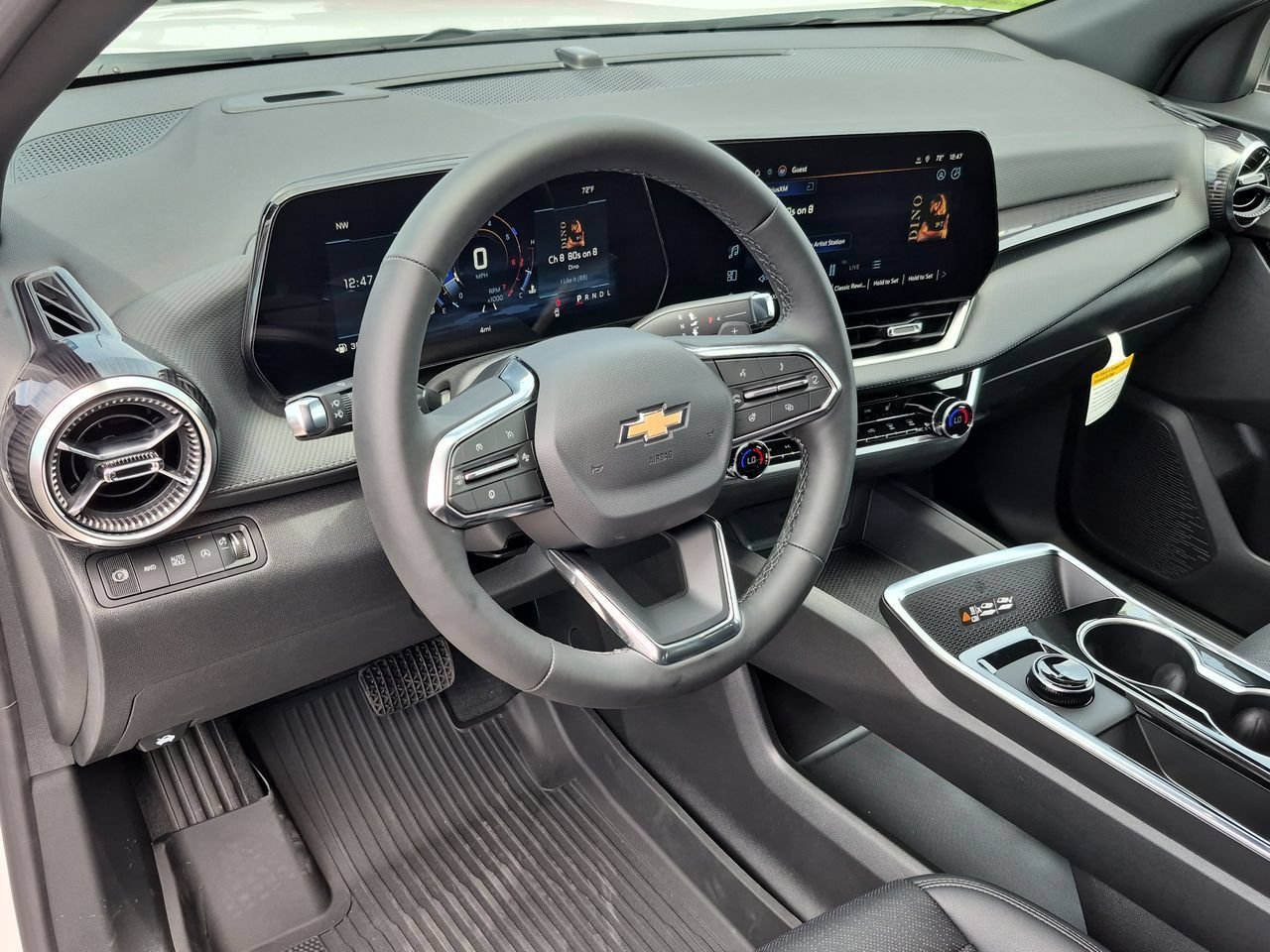 2027 Chevrolet Equinox LT - Photo 10