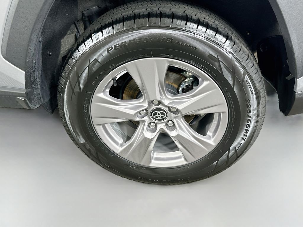 Used 2025 Silver Toyota XLE image 31
