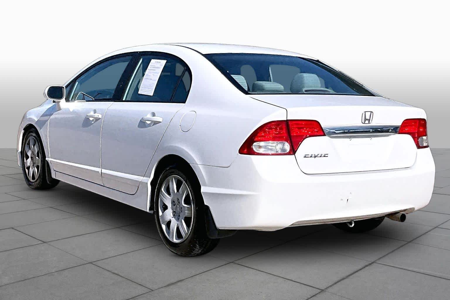 Used 2011 Taffeta White Honda LX image 10