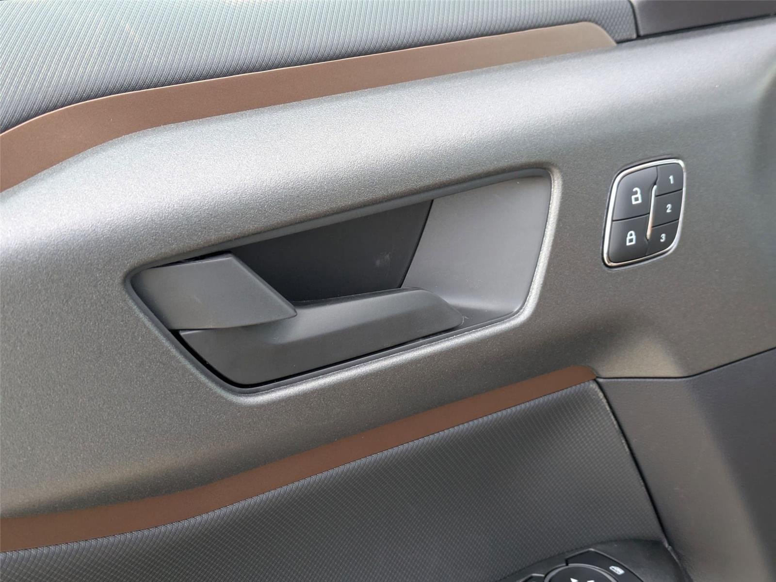 New 2025 Azure Gray Metallic Tri-Coat Ford Outer Banks® image 21