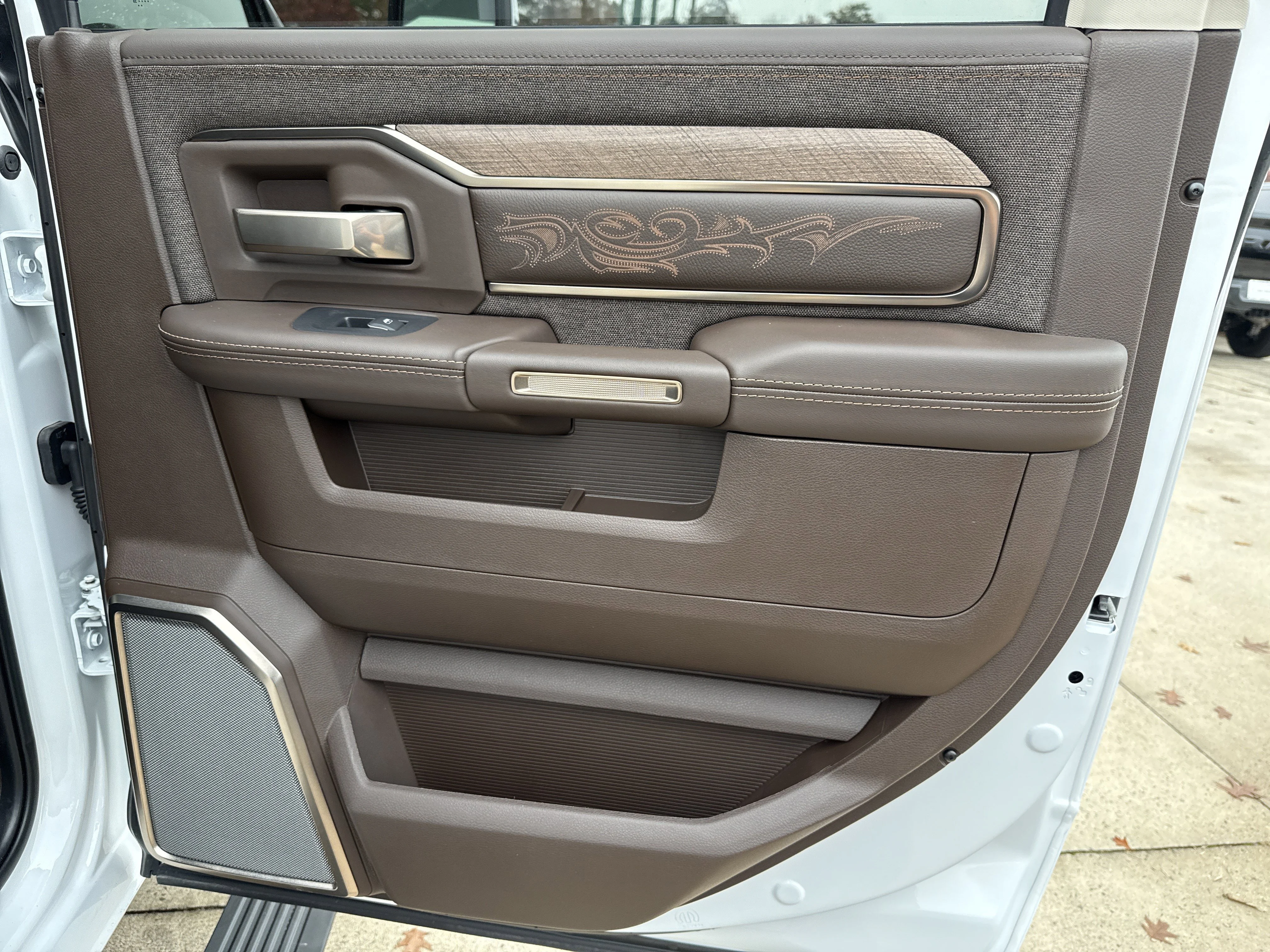 2025 RAM 2500 Limited - Photo 19