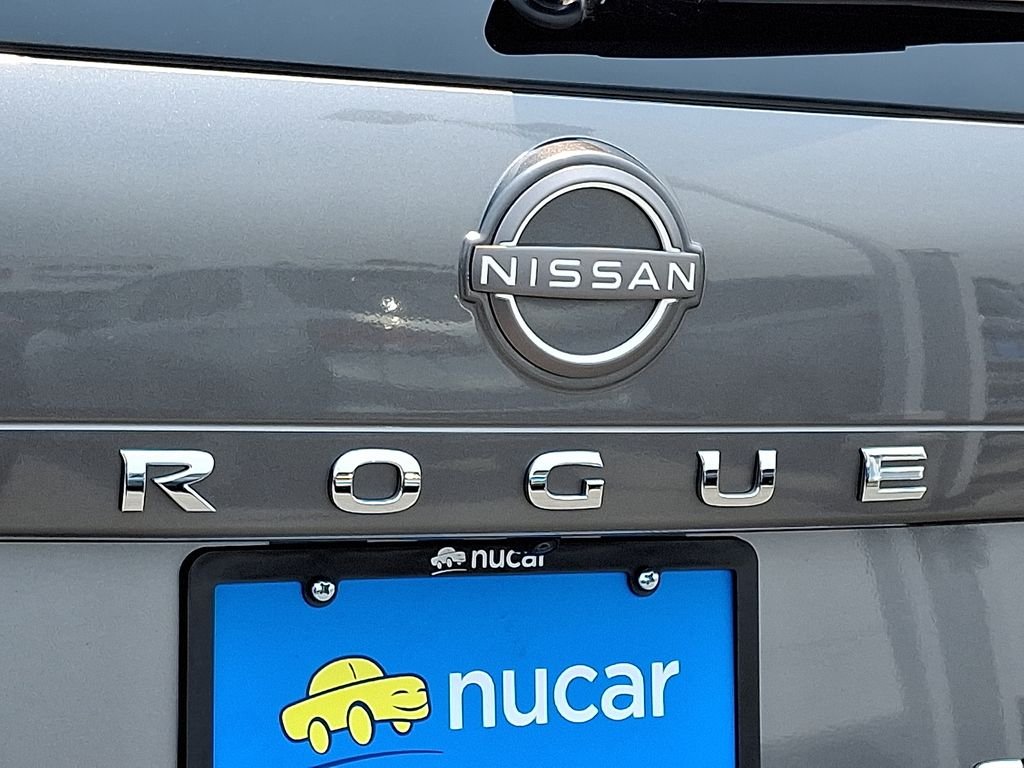 Used 2023 Gray Nissan SV image 29