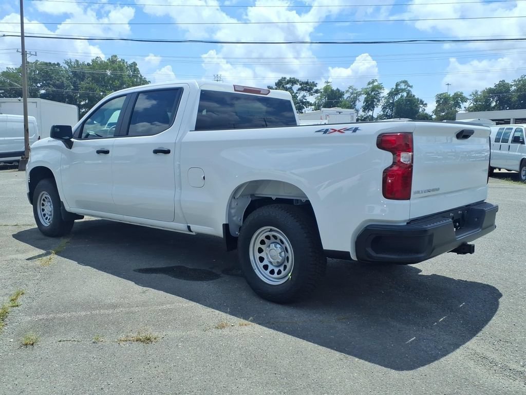 New 2026 Summit White Chevrolet WT image 4