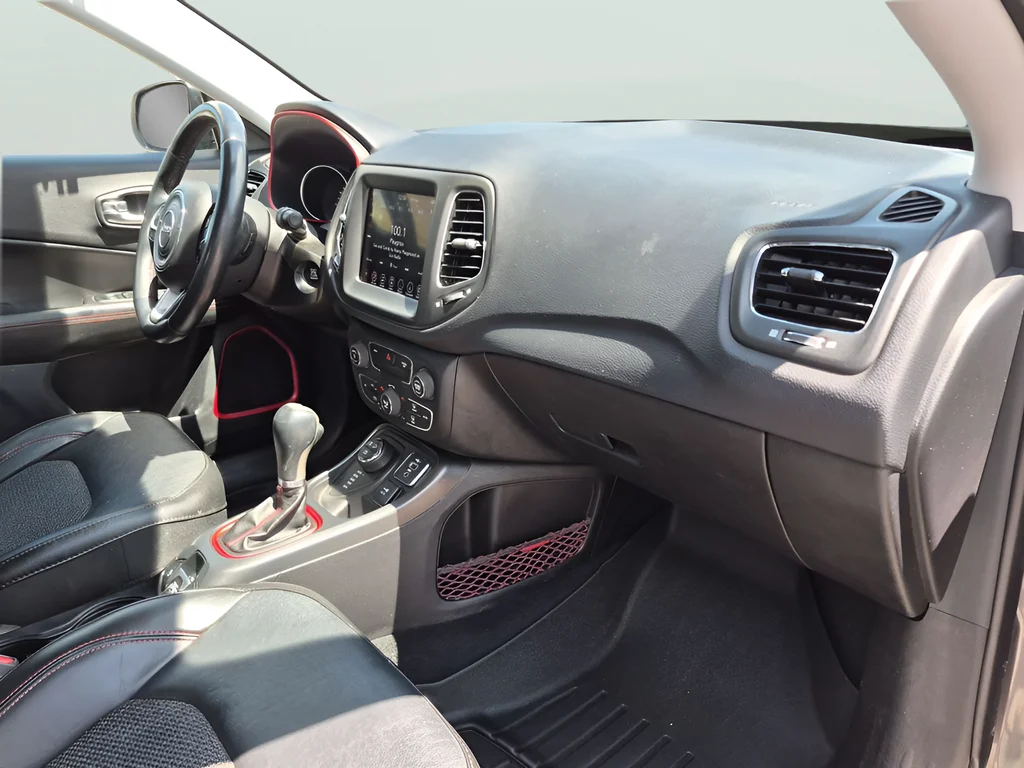 Used 2019 Gray Jeep Trailhawk image 39
