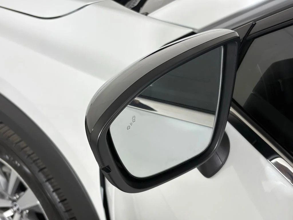 New 2026 Everest White Pearl TriCoat Nissan SL image 13