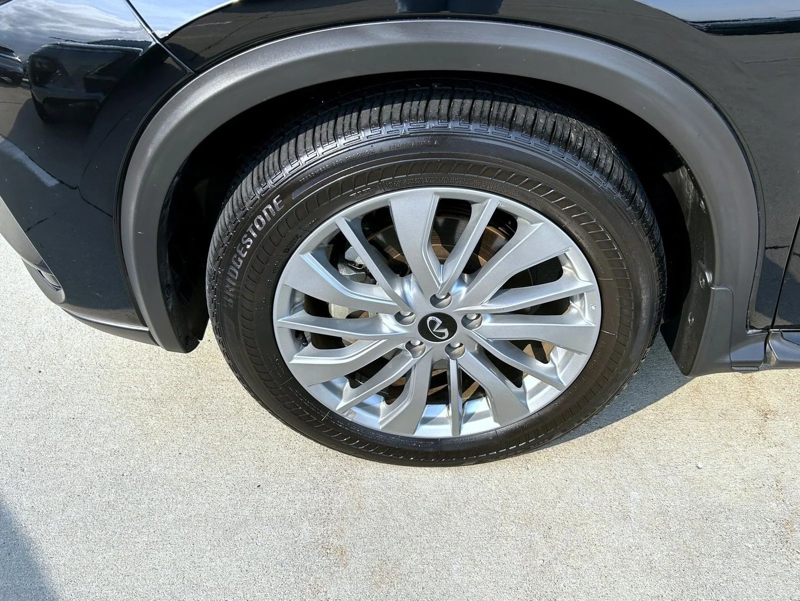 Certified Used 2025 Black INFINITI LUXE image 22