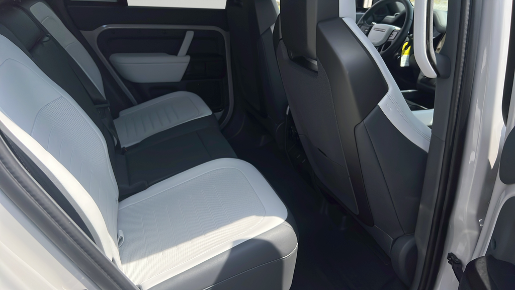 New 2026 Gray Land Rover  OCTA image 17