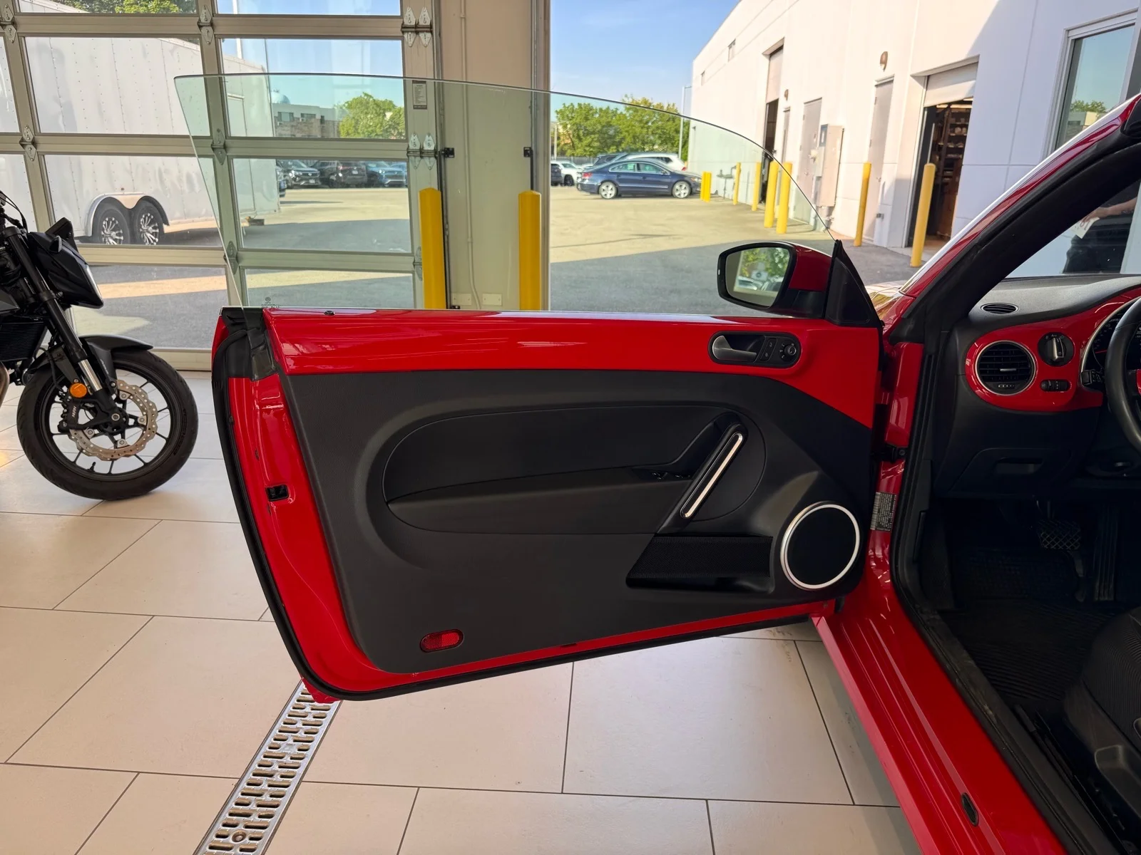 Used 2016 Tornado Red (g2sl) Volkswagen 2DR AUTO 1.8T S image 9
