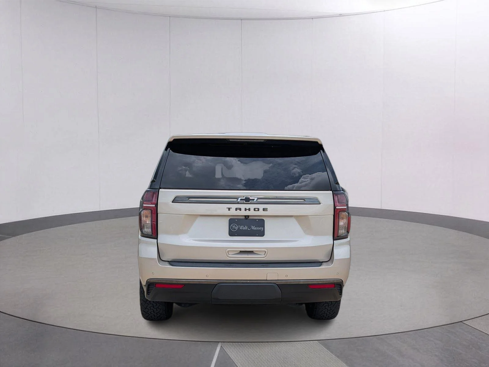 Used 2022 Empire Beige Metallic Chevrolet Z71 image 4
