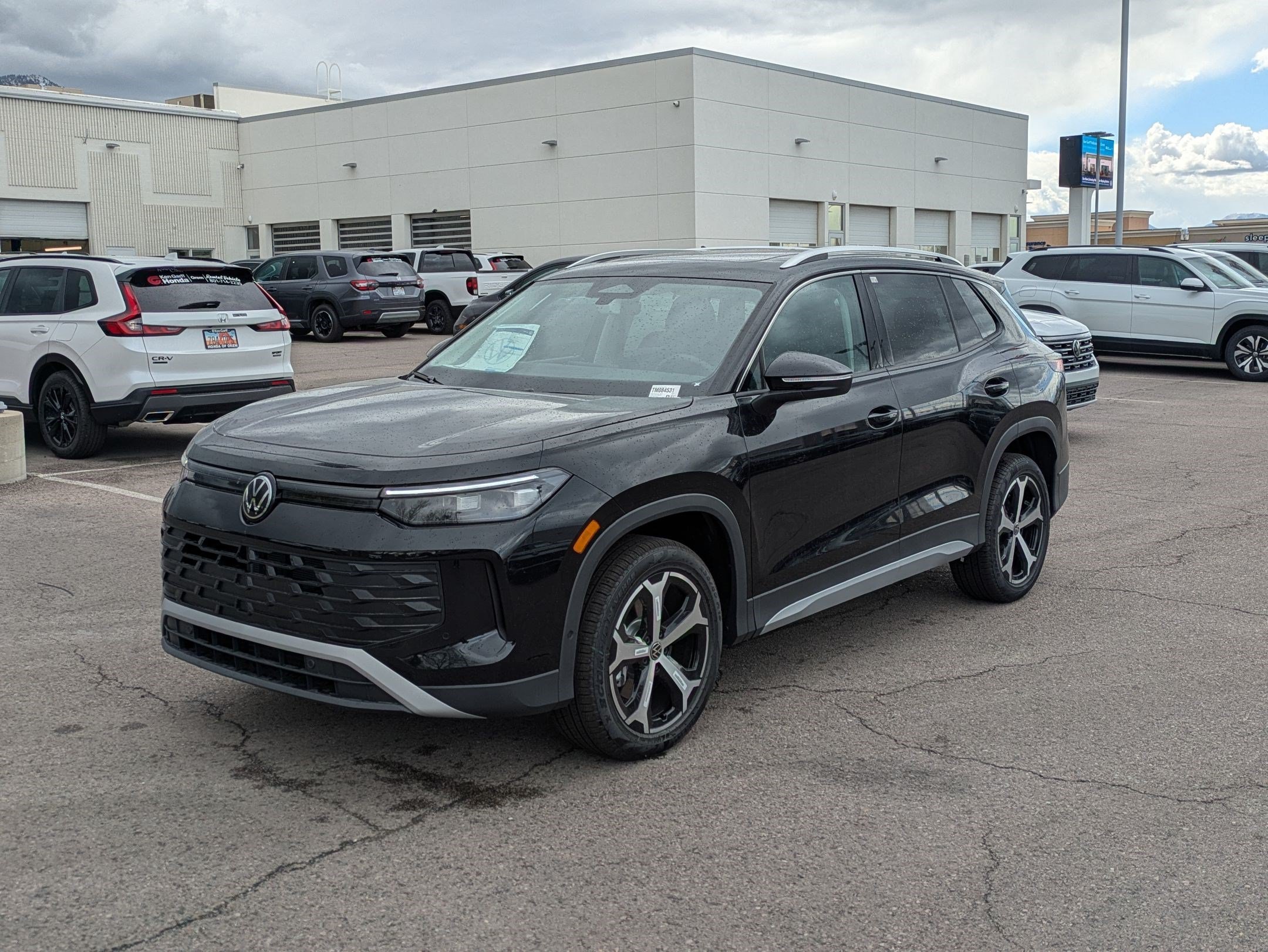 New 2026 Deep Black Pearl Volkswagen SE image 8
