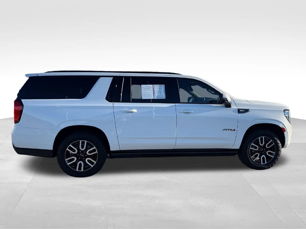 Used 2023 White GMC AT4 image 27