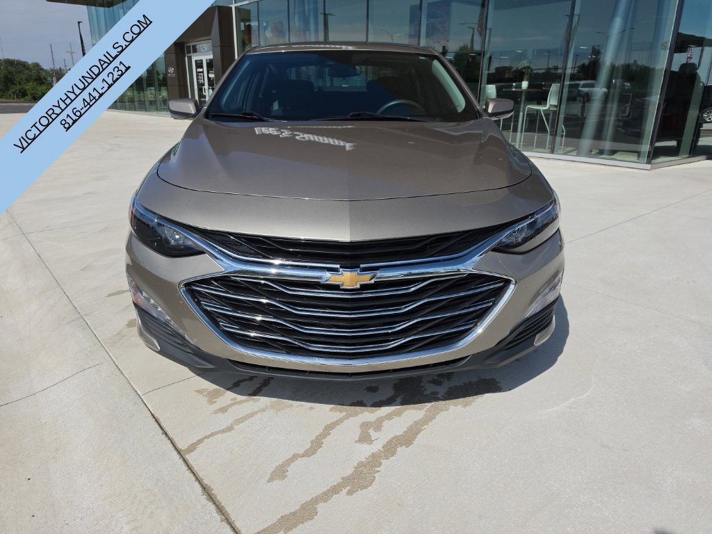 Used 2024 Gray Chevrolet LT image 9