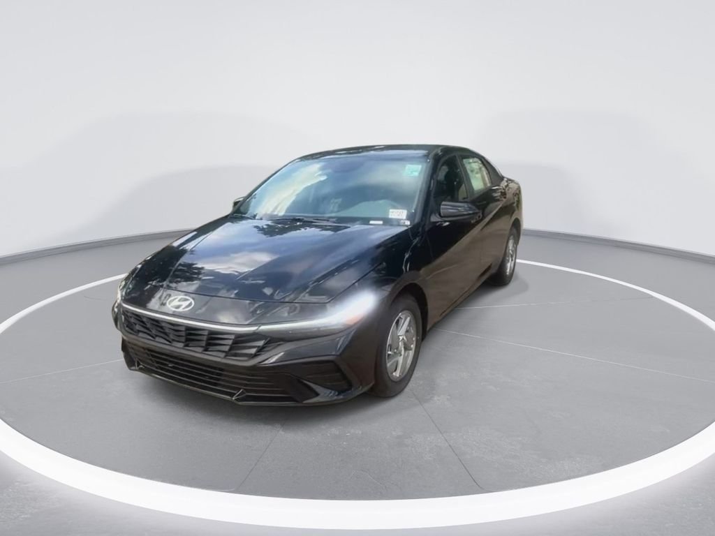 Used 2026 Black Hyundai SE image 4