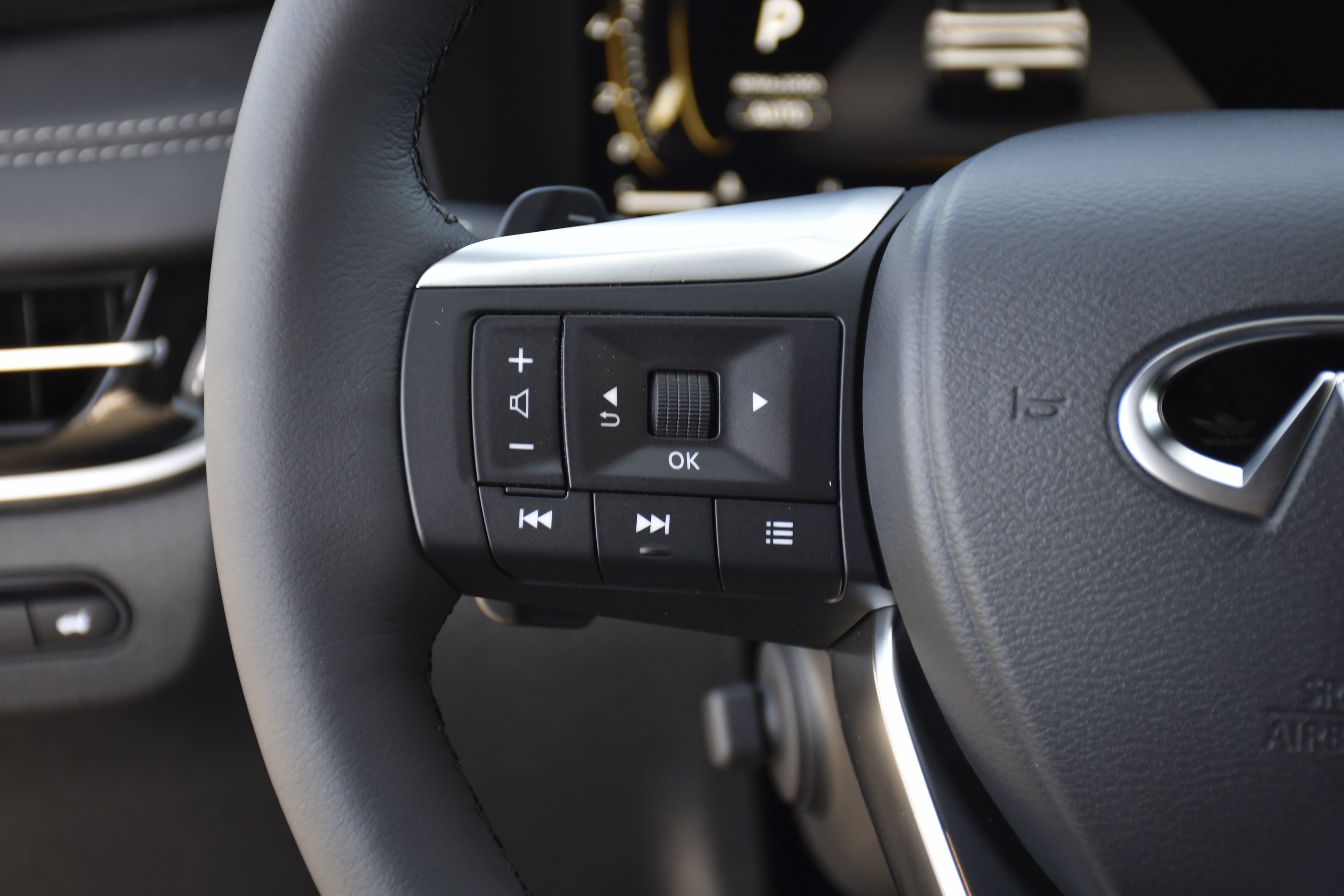 New 2027 HARBOR GRAY INFINITI Sport AWD image 8