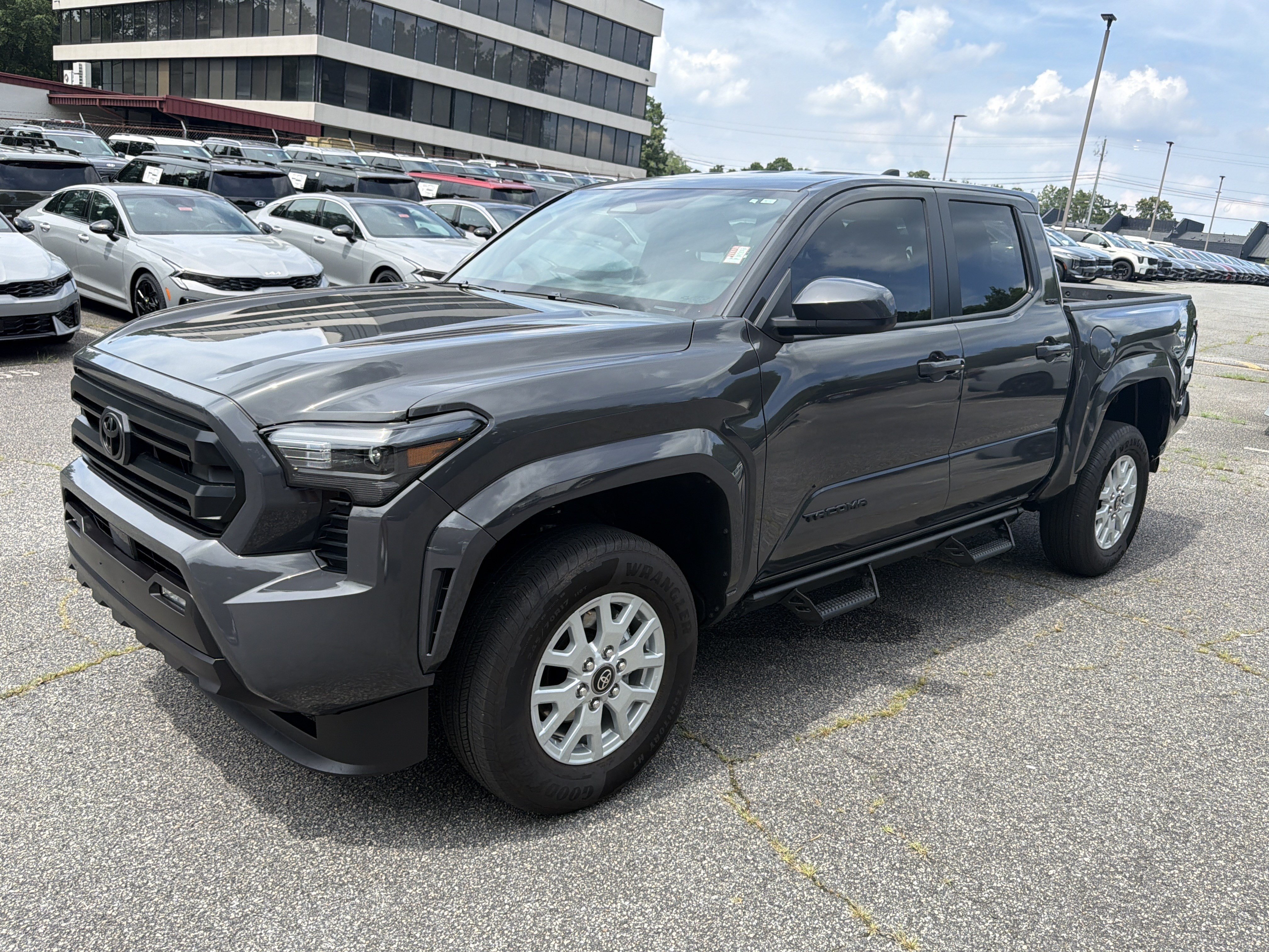 Used 2025 Underground Toyota SR5 image 3