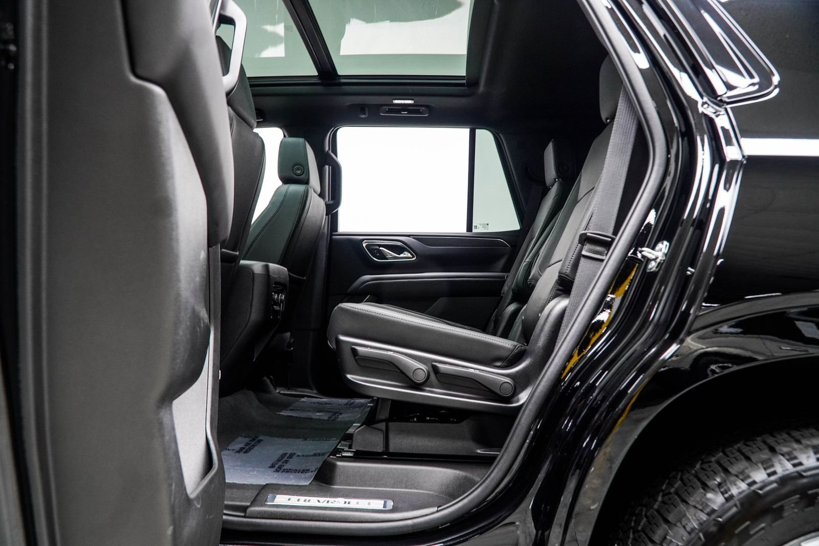 Used 2023 Black Chevrolet Z71 image 44
