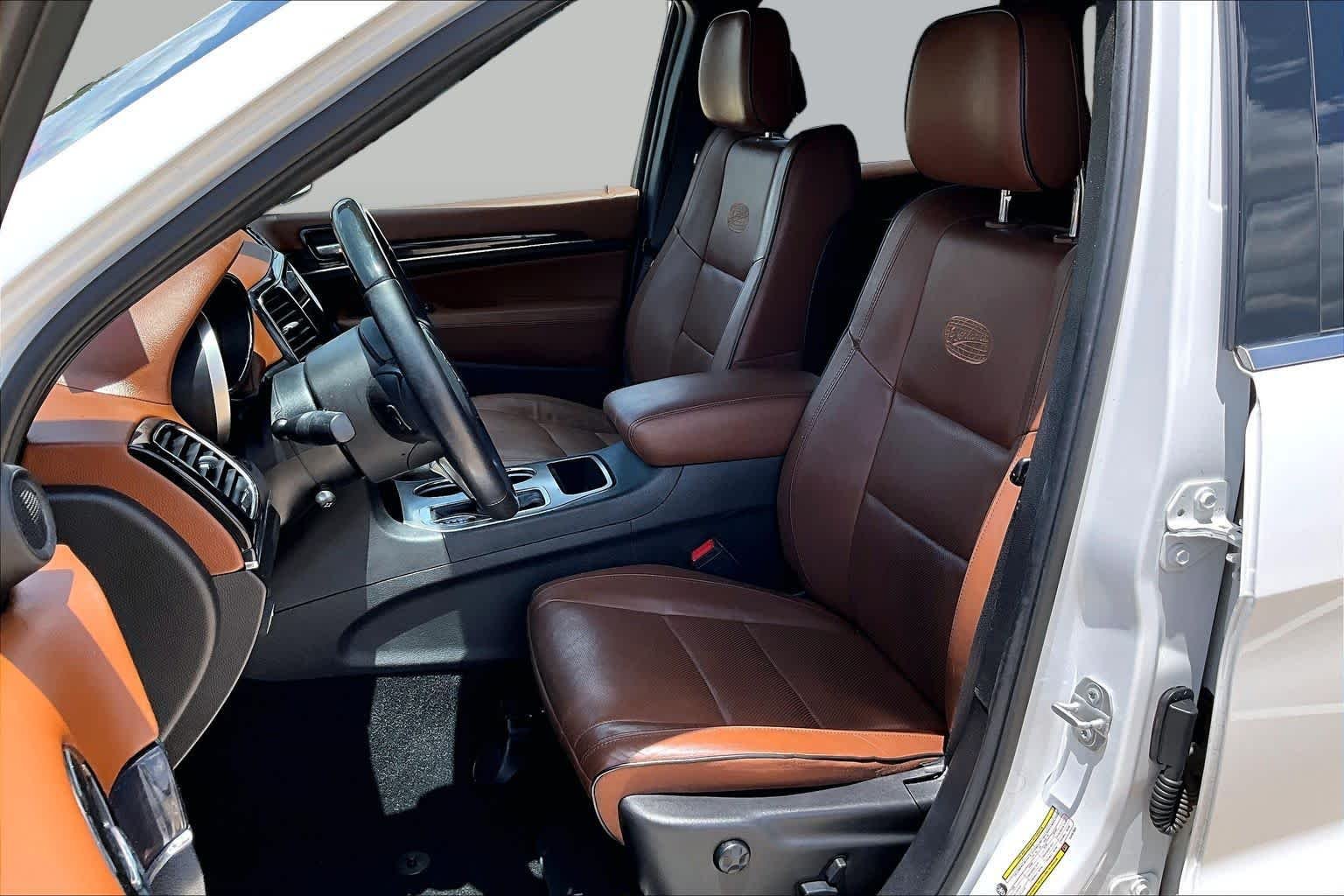 Used 2020 Bright White Clearcoat Jeep Overland image 8