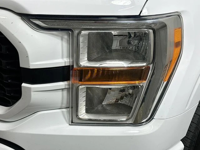 Used 2021 White Ford XL image 23
