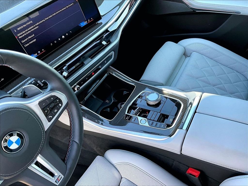 Used 2026 White BMW M60i image 17