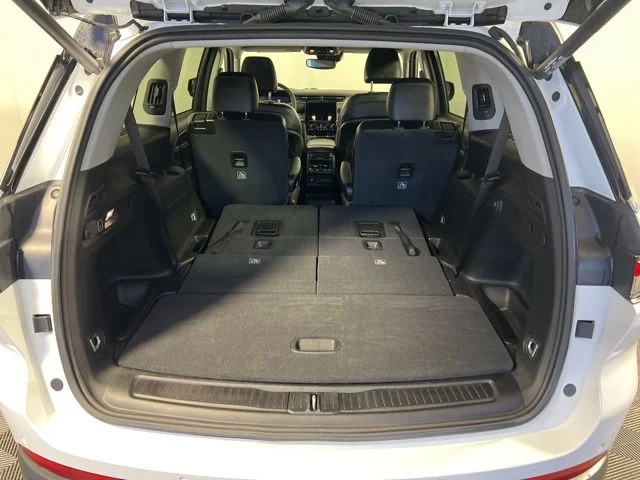 Used 2023 White Jeep Limited image 15
