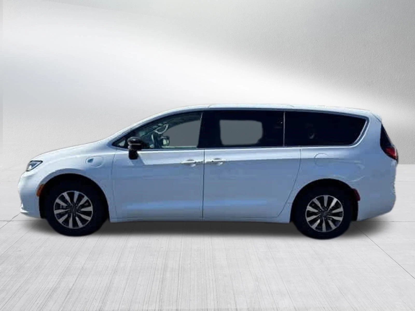 Used 2024 Chrysler Pacifica PHEV Select with VIN 2C4RC1S73RR108999 for sale in Minneapolis, Minnesota
