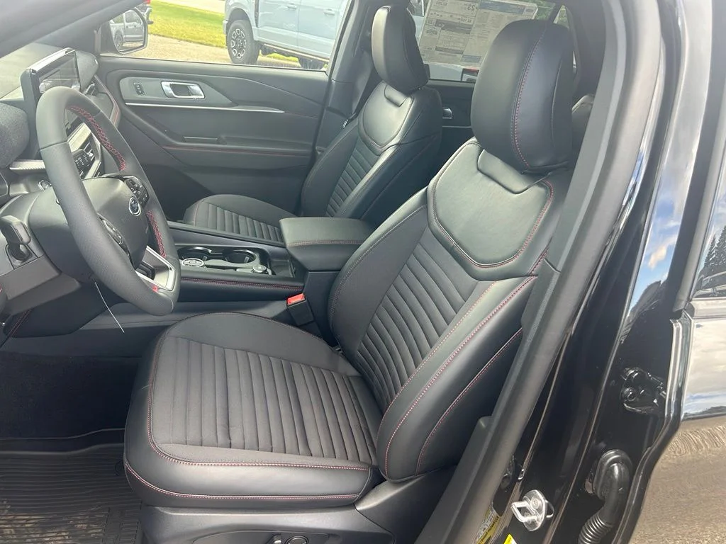 New 2026 Agate Black Metallic Ford ST-Line image 10