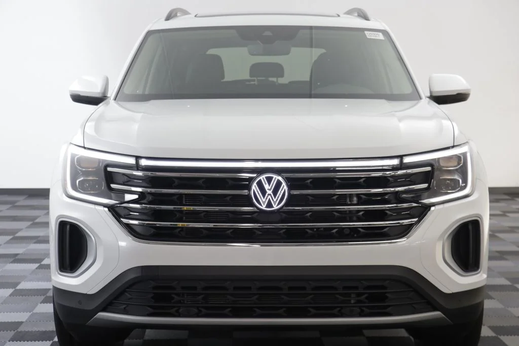 New 2026 Opal White Volkswagen 2.0T SE w/Technology image 22