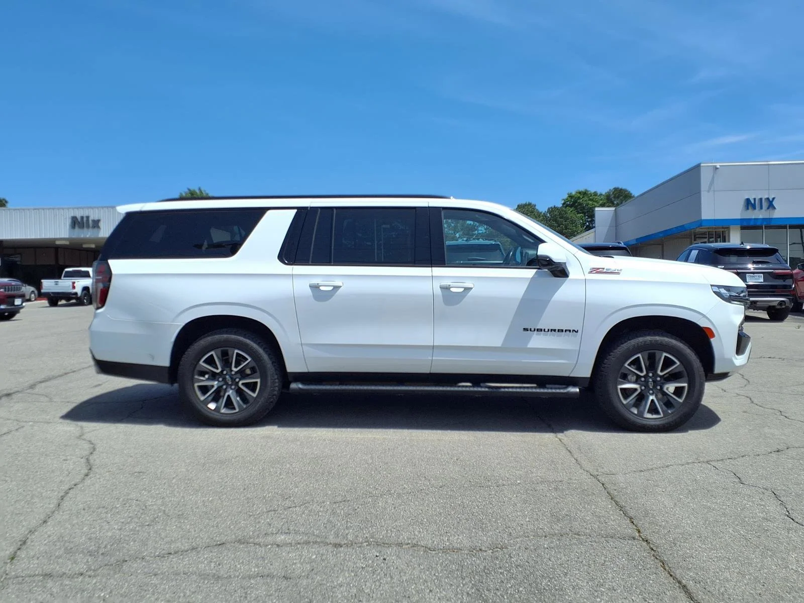 Used 2022 Summit White Chevrolet Z71 image 21