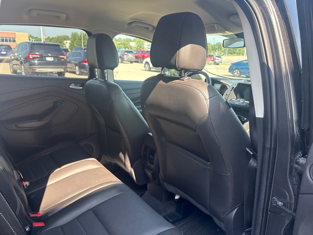 Used 2016 Magnetic Ford Titanium image 29