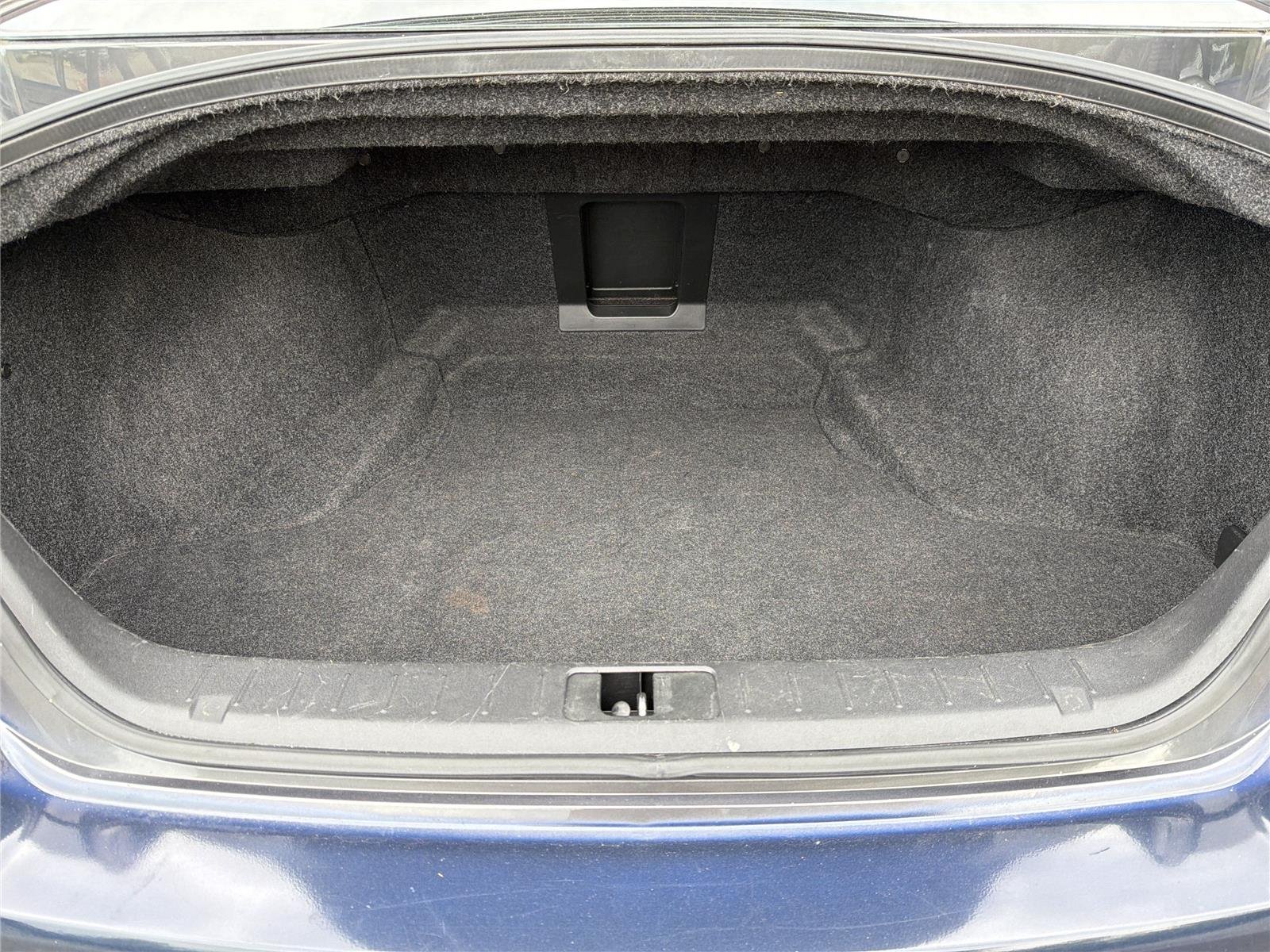 Used 2013  INFINITI Base image 24