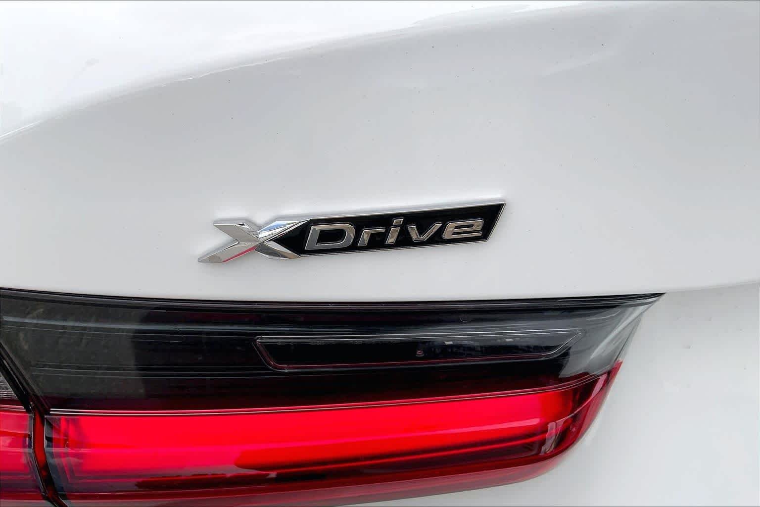 Used 2026 Alpine White BMW 330i NA xDrive image 9