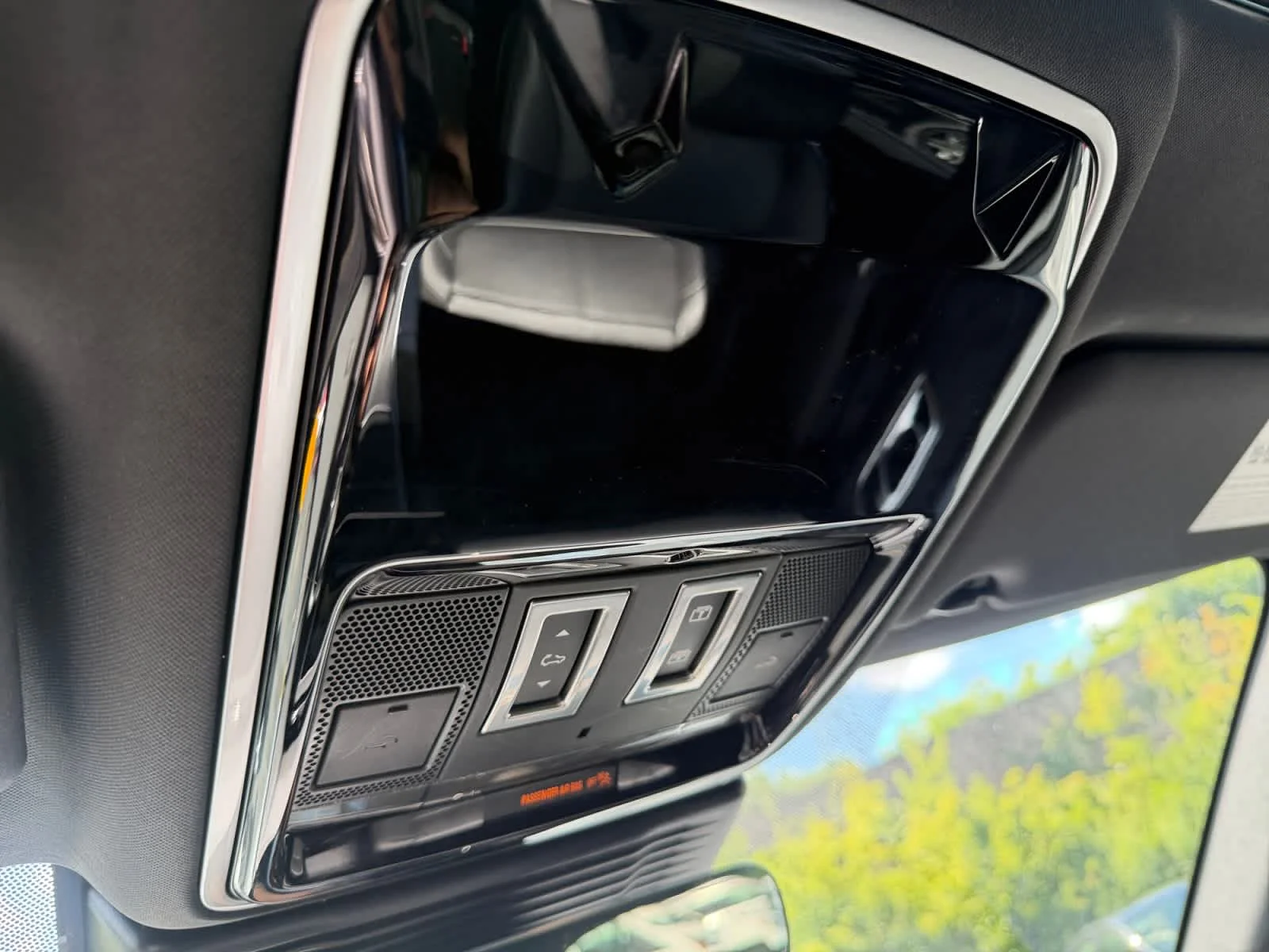 2025 Land Rover Range Rover Velar Dynamic SE - Photo 30